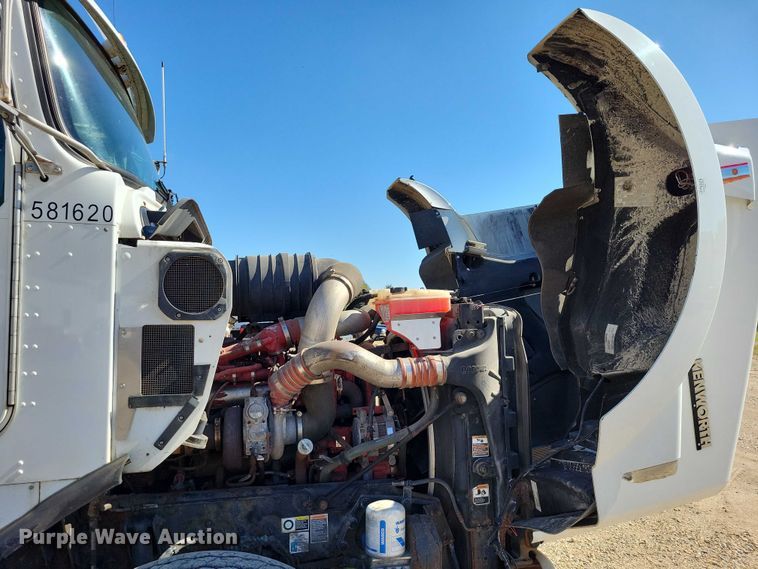 image for item DZ6643 2010 Kenworth  T800 truck cab and chassis