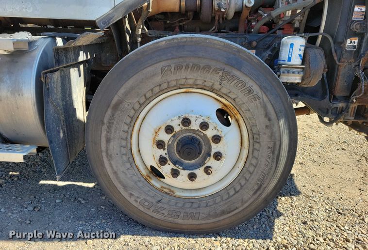 image for item DZ6643 2010 Kenworth  T800 truck cab and chassis