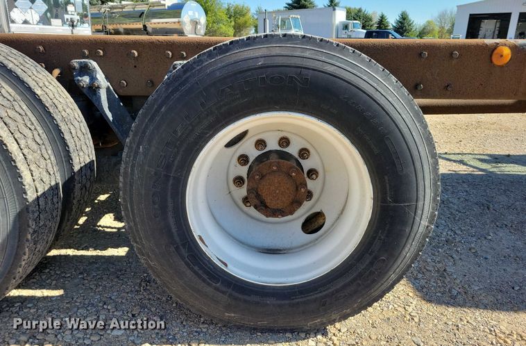 image for item DZ6643 2010 Kenworth  T800 truck cab and chassis