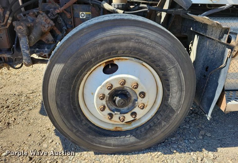 image for item DZ6643 2010 Kenworth  T800 truck cab and chassis