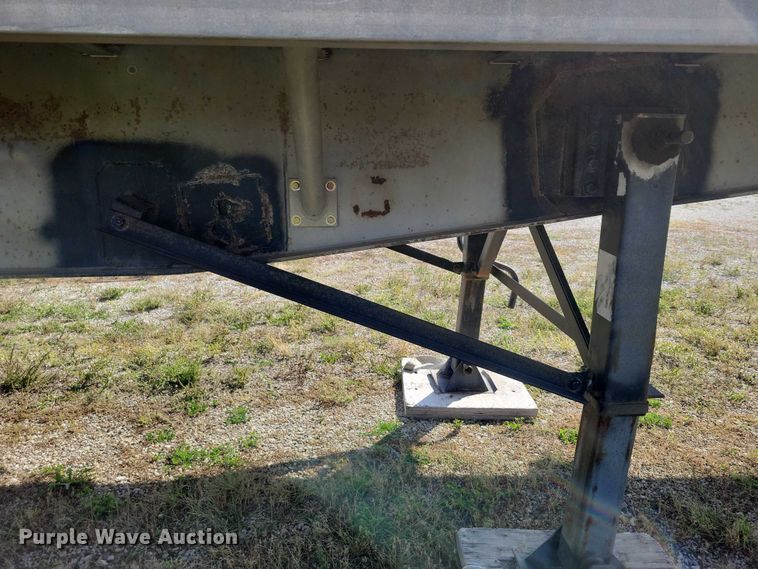 image for item DZ6729 1994 Wilson Roadbrute flatbed trailer