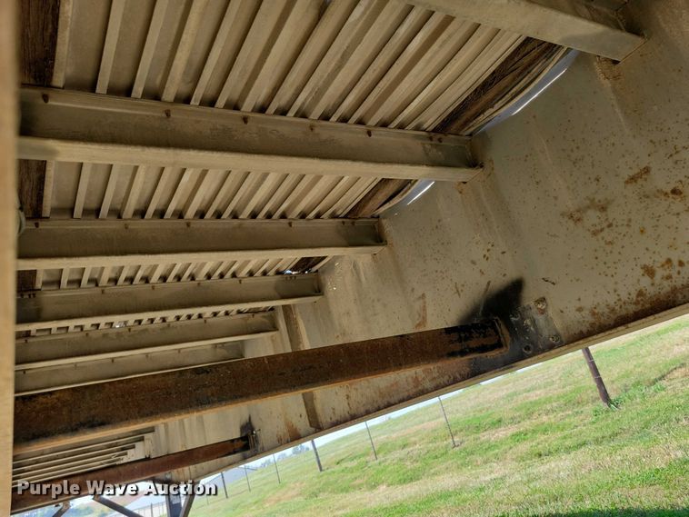 image for item DZ6729 1994 Wilson Roadbrute flatbed trailer