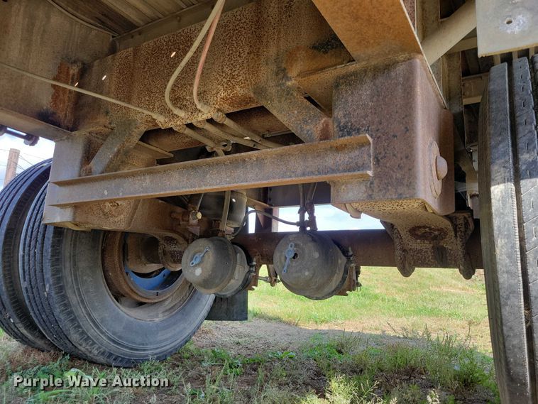 image for item DZ6729 1994 Wilson Roadbrute flatbed trailer