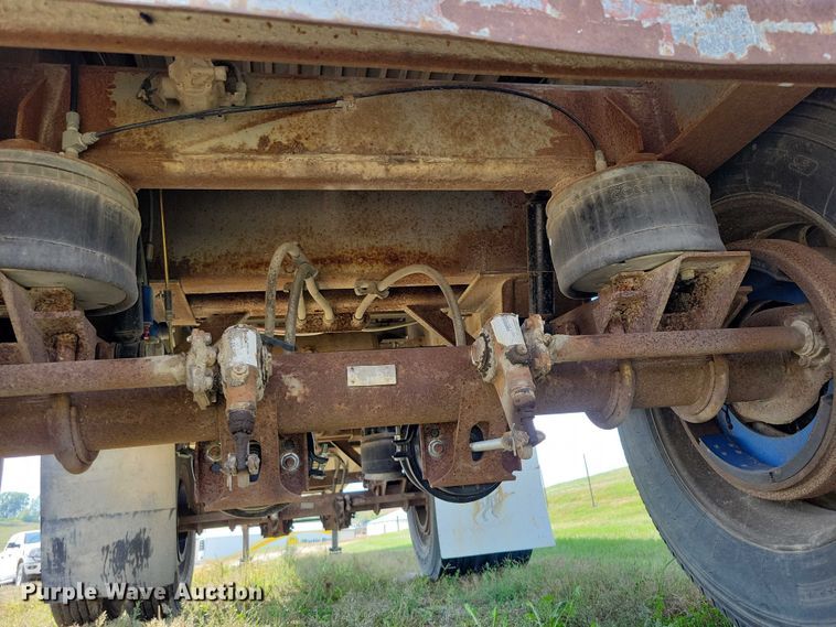 image for item DZ6729 1994 Wilson Roadbrute flatbed trailer