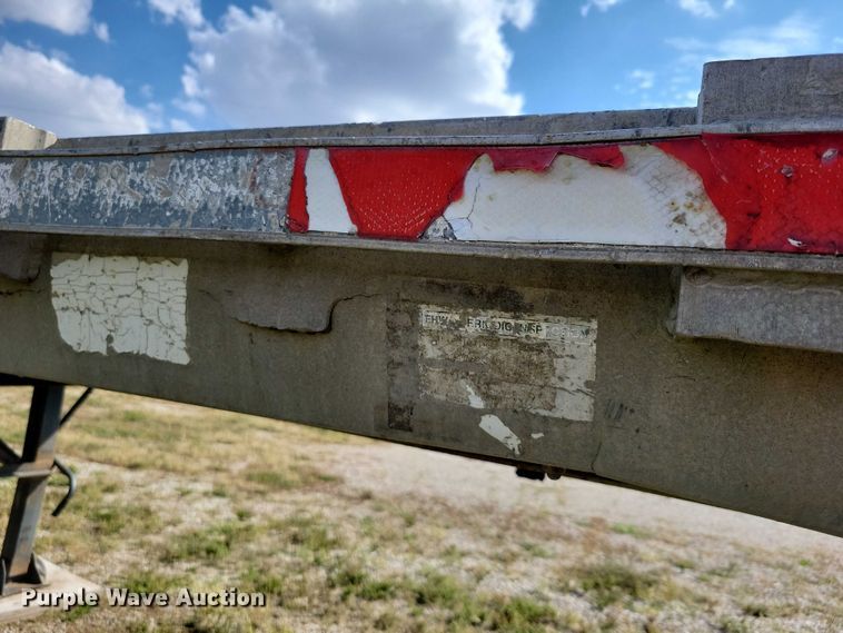 image for item DZ6729 1994 Wilson Roadbrute flatbed trailer