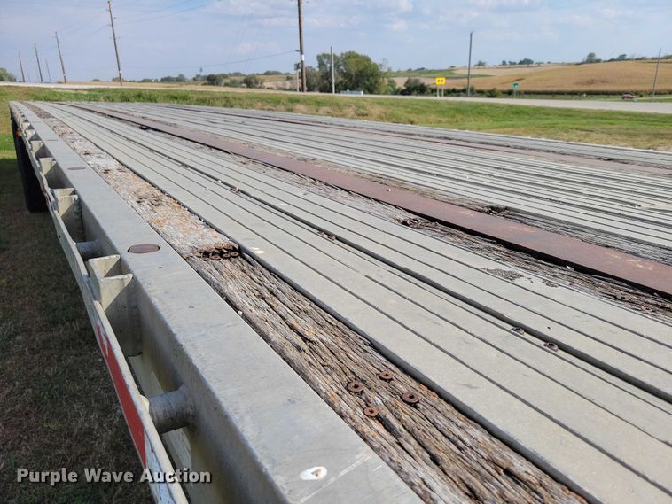 image for item DZ6729 1994 Wilson Roadbrute flatbed trailer