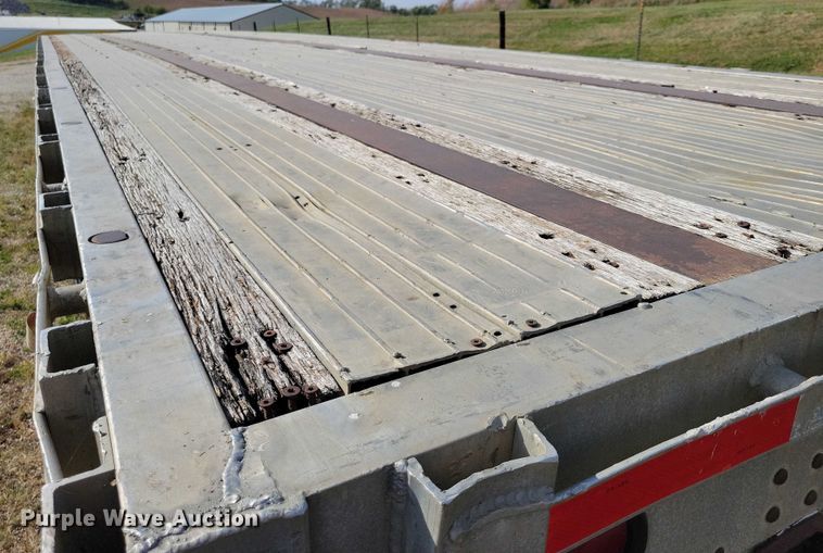 image for item DZ6729 1994 Wilson Roadbrute flatbed trailer