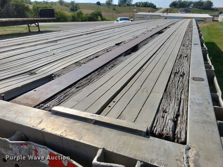 image for item DZ6729 1994 Wilson Roadbrute flatbed trailer