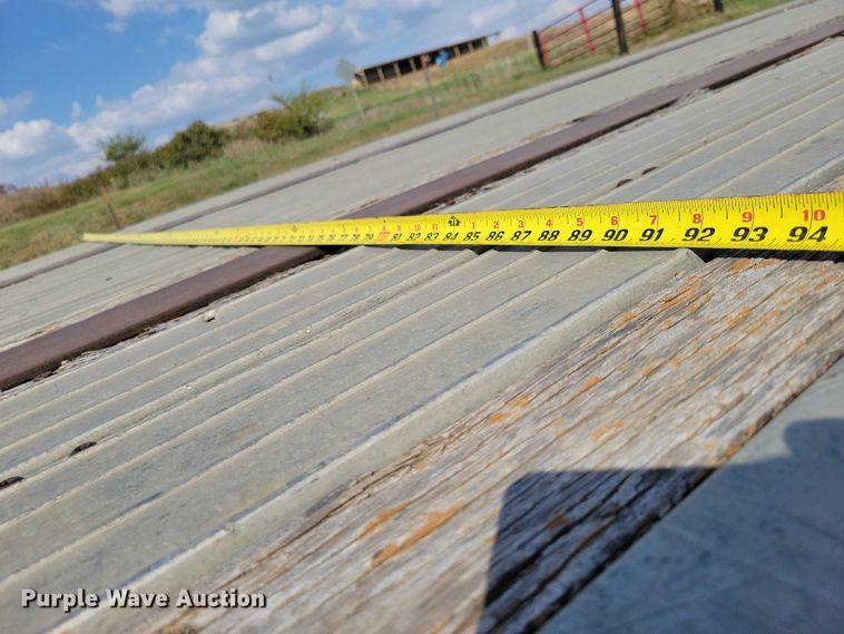 image for item DZ6729 1994 Wilson Roadbrute flatbed trailer