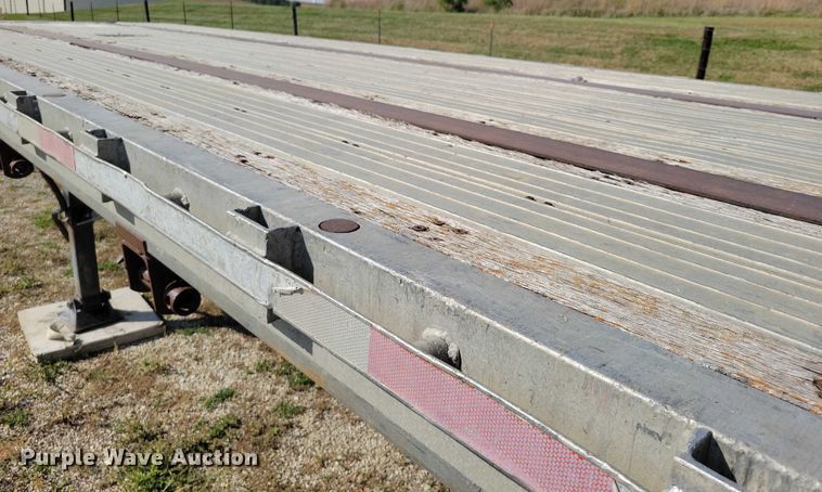 image for item DZ6729 1994 Wilson Roadbrute flatbed trailer