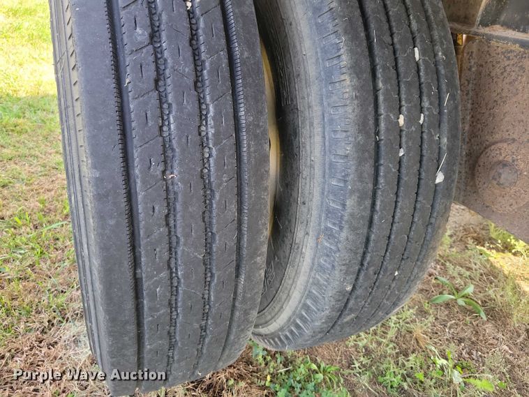 image for item DZ6729 1994 Wilson Roadbrute flatbed trailer