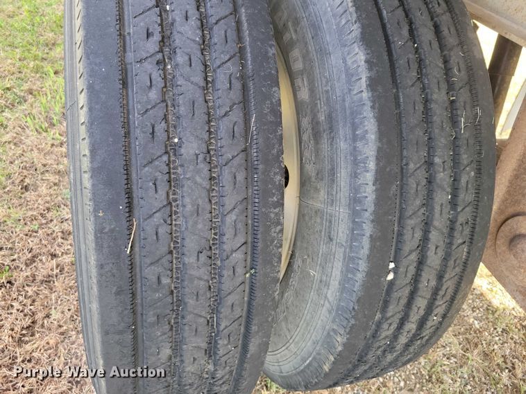 image for item DZ6729 1994 Wilson Roadbrute flatbed trailer