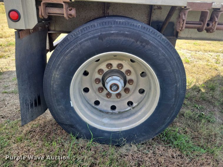 image for item DZ6729 1994 Wilson Roadbrute flatbed trailer