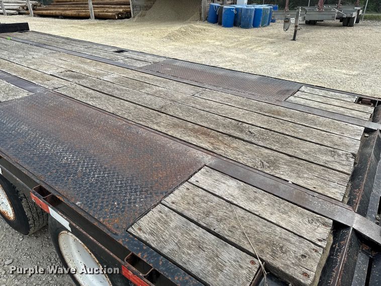 image for item EA1933 2009 Kiefer built Inc 2000 25 PT equipment trailer