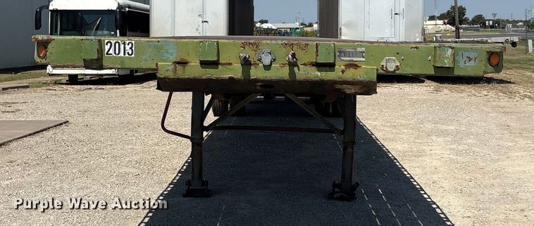 image for item EA7528 1995 Untility FS2CHAE flatbed trailer