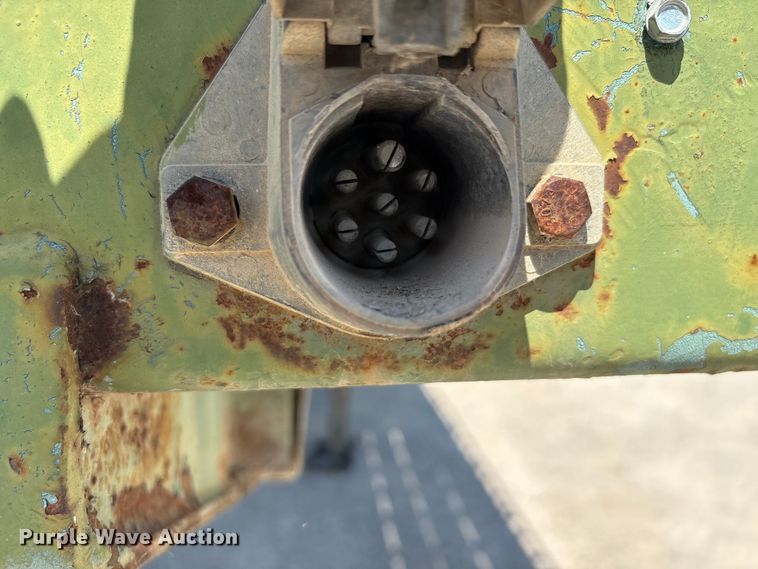 image for item EA7528 1995 Untility FS2CHAE flatbed trailer