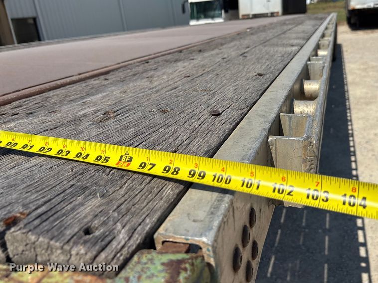 image for item EA7528 1995 Untility FS2CHAE flatbed trailer