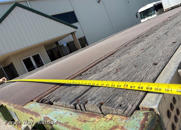 image for item EA7528 1995 Untility FS2CHAE flatbed trailer