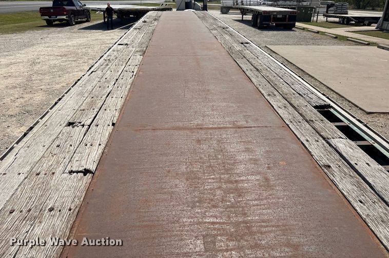 image for item EA7528 1995 Untility FS2CHAE flatbed trailer