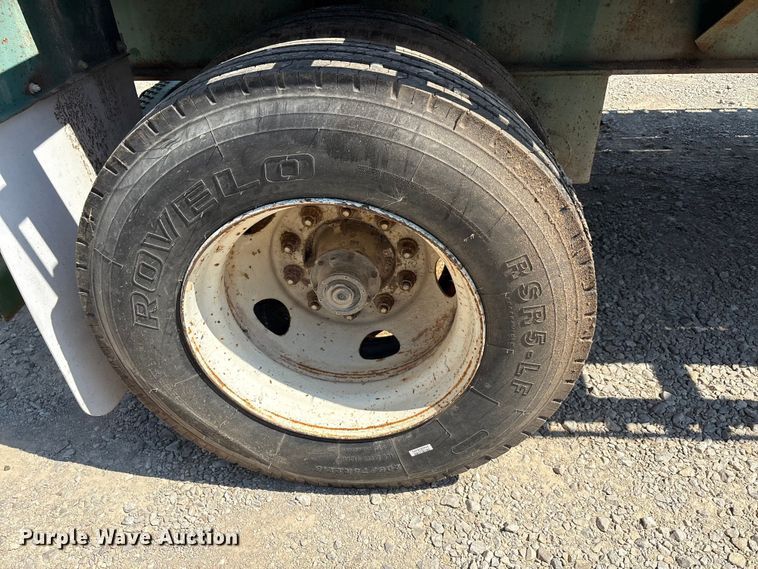 image for item EA7528 1995 Untility FS2CHAE flatbed trailer