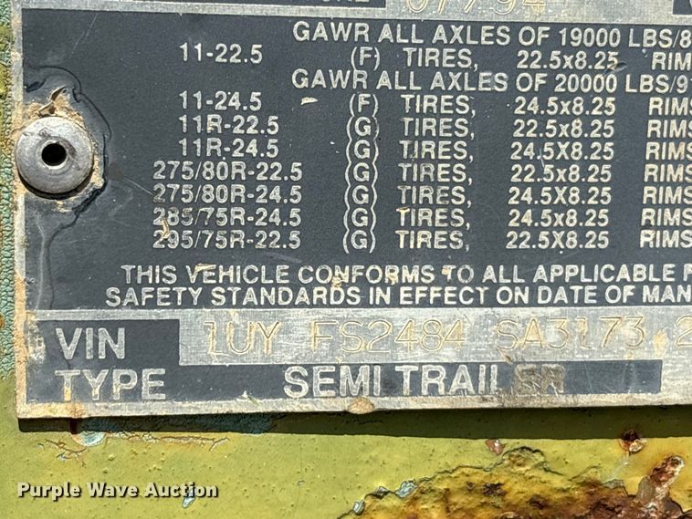 image for item EA7528 1995 Untility FS2CHAE flatbed trailer