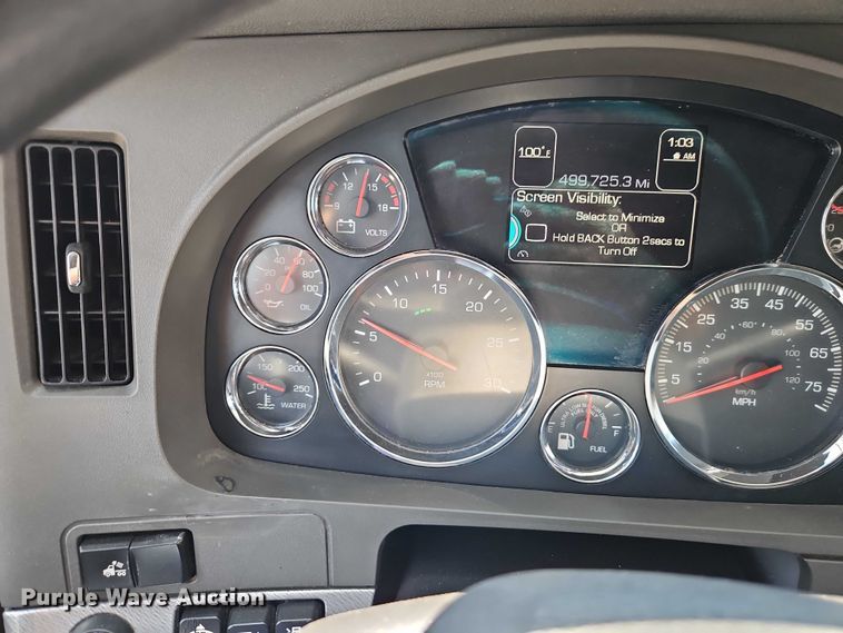 image for item EB8218 2017 Kenworth T680 semi truck