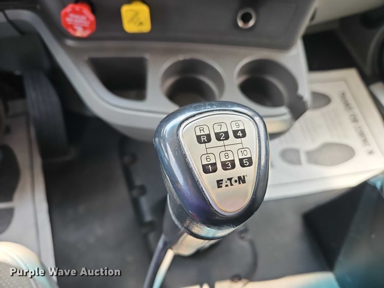 image for item EB8218 2017 Kenworth T680 semi truck