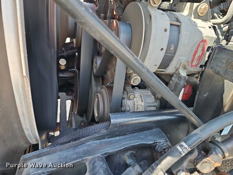 image for item EB8218 2017 Kenworth T680 semi truck