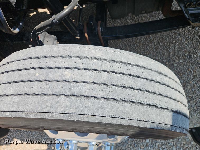 image for item EB8218 2017 Kenworth T680 semi truck