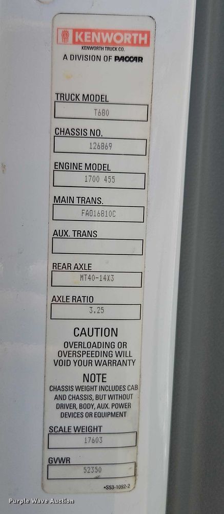 image for item EB8218 2017 Kenworth T680 semi truck