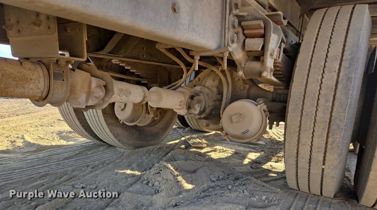 image for item EC1142 1994 Ford LN8000 flatbed truck