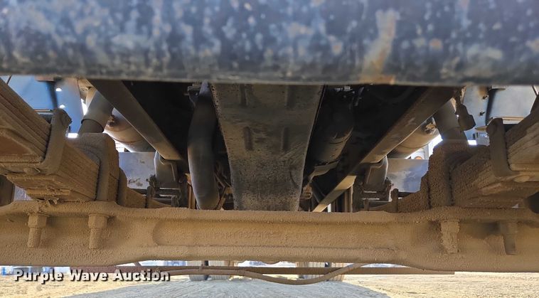 image for item EC1142 1994 Ford LN8000 flatbed truck