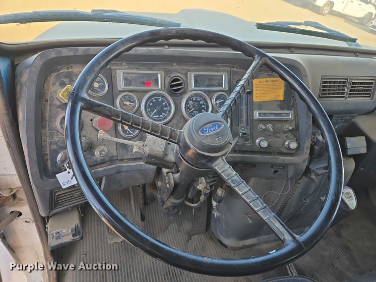 image for item EC1142 1994 Ford LN8000 flatbed truck