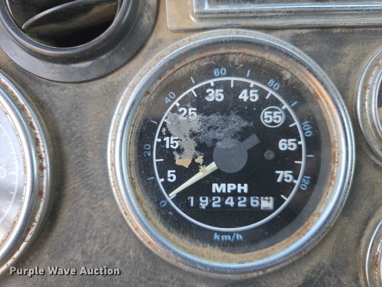 image for item EC1142 1994 Ford LN8000 flatbed truck