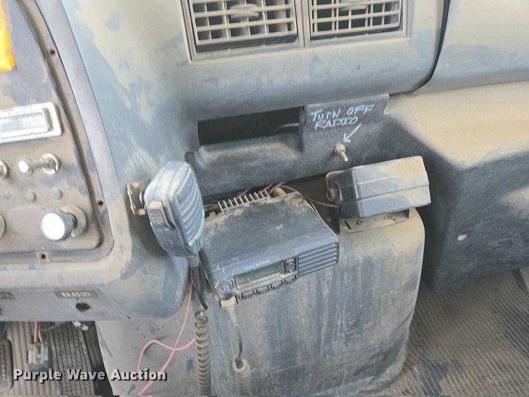 image for item EC1142 1994 Ford LN8000 flatbed truck