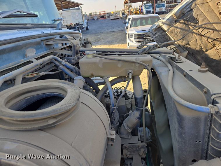 image for item EC1142 1994 Ford LN8000 flatbed truck