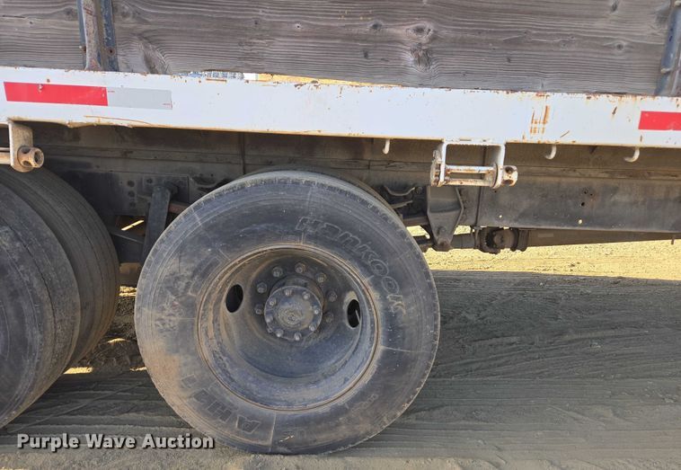 image for item EC1142 1994 Ford LN8000 flatbed truck