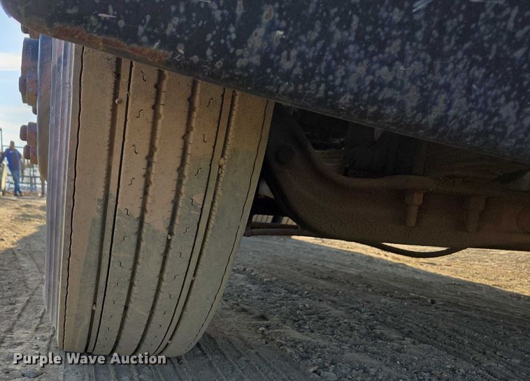 image for item EC1142 1994 Ford LN8000 flatbed truck