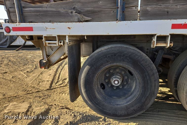 image for item EC1142 1994 Ford LN8000 flatbed truck