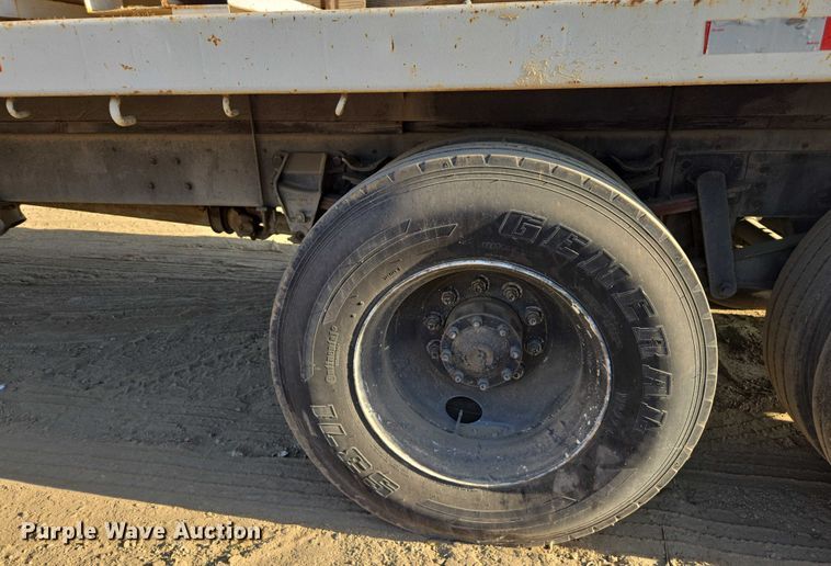 image for item EC1142 1994 Ford LN8000 flatbed truck