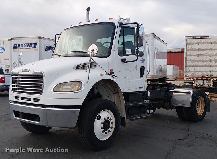 2007 Freightliner M2