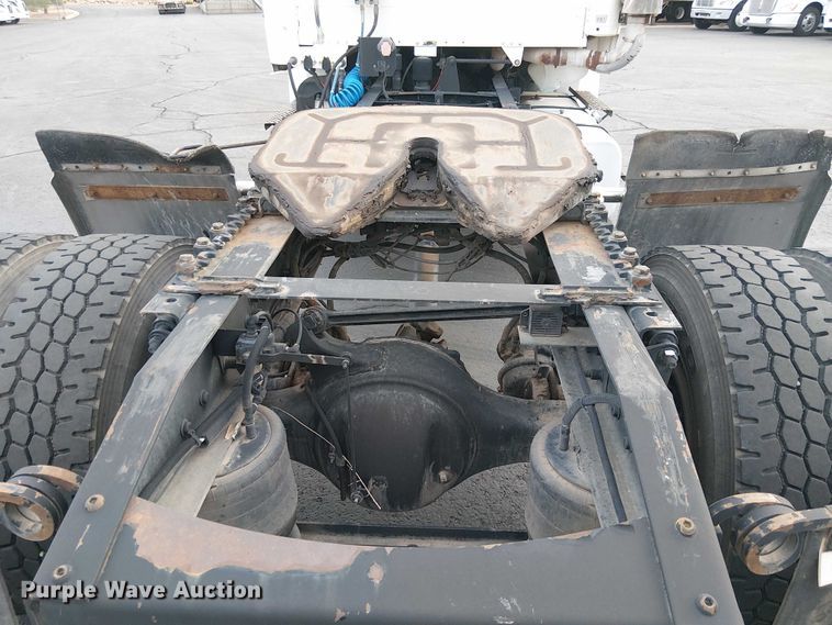 image for item EC1203 2007 Freightliner M2 semi truck