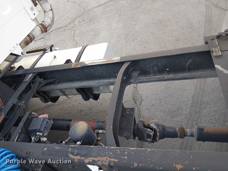 image for item EC1203 2007 Freightliner M2 semi truck