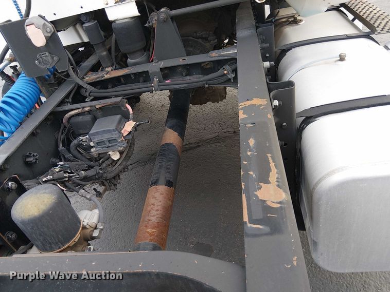 image for item EC1203 2007 Freightliner M2 semi truck