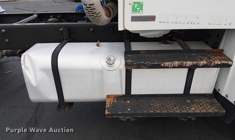 image for item EC1203 2007 Freightliner M2 semi truck