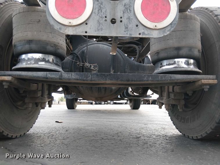 image for item EC1203 2007 Freightliner M2 semi truck