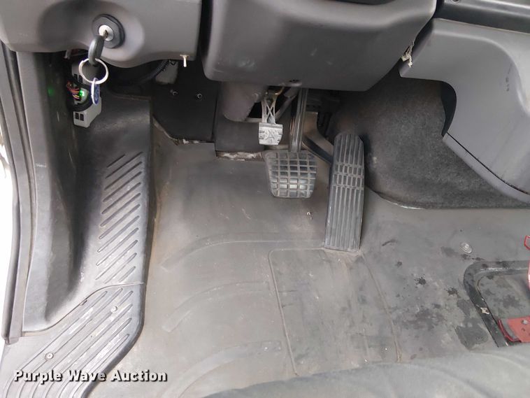 image for item EC1203 2007 Freightliner M2 semi truck