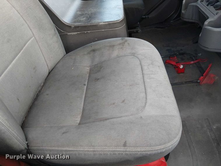 image for item EC1203 2007 Freightliner M2 semi truck