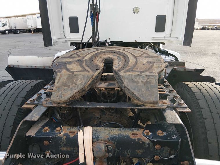 image for item EC1205 2017 Kenworth T680 semi truck