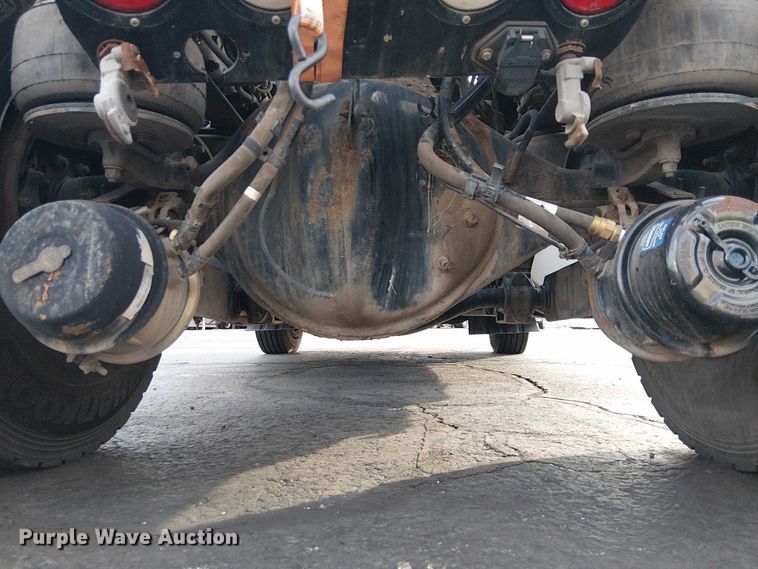 image for item EC1205 2017 Kenworth T680 semi truck